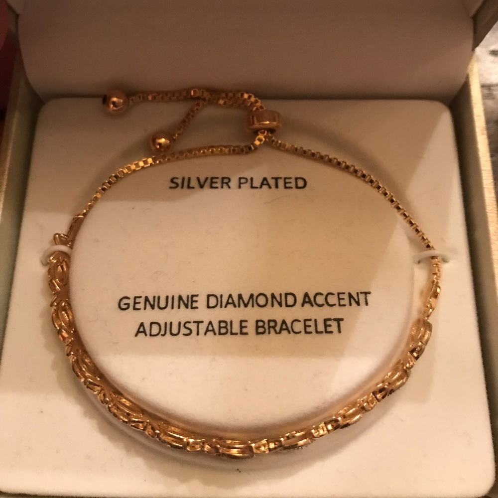 NIB Macy’s  Gold diamond accent bracelet - Picture 3 of 5